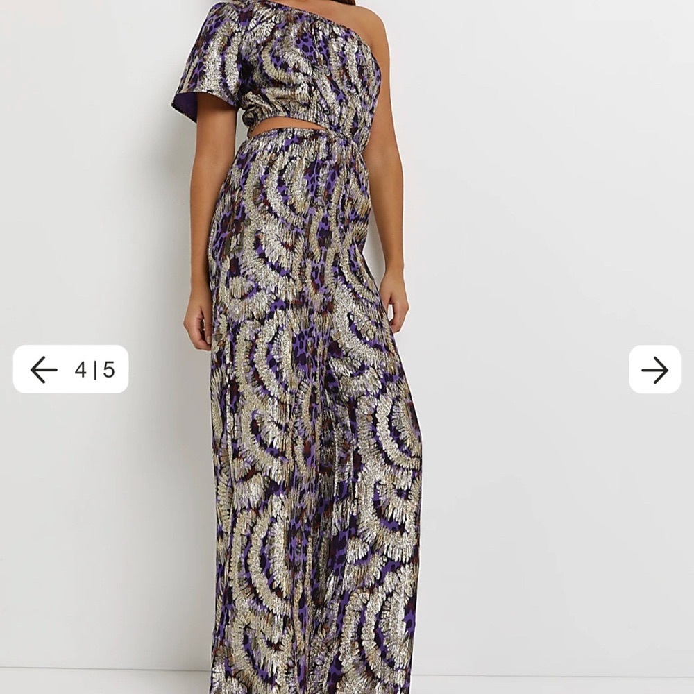 River Island Cut out jumpsuit. One shoulder!